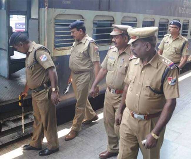 ਲੁਧਿਆਣਾ 'ਚ ਆਰਪੀਐਫ ਦੇ 14 ਜਵਾਨ ਕੋਰੋਨਾ ਪੌਜ਼ੇਟਿਵ Coronavirus: 14 RPF men corona positive, on duty laborers return train ਲੁਧਿਆਣਾ 'ਚ ਆਰਪੀਐਫ ਦੇ 14 ਜਵਾਨ ਕੋਰੋਨਾ ਪੌਜ਼ੇਟਿਵ