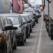 ਕੋਰੋਨਾ ਕਰਕੇ ਅਮਰੀਕਾ ‘ਚ ਪਏ ਰੋਟੀ ਦੇ ਲਾਲੇ, ਮੁਫਤ ਖਾਣੇ ਦਾ ਐਲਾਨ ਹੁੰਦਿਆਂ ਹੀ ਸੜਕਾਂ 'ਤੇ ਲੋਕਾਂ ਦਾ ਹੜ੍ਹ