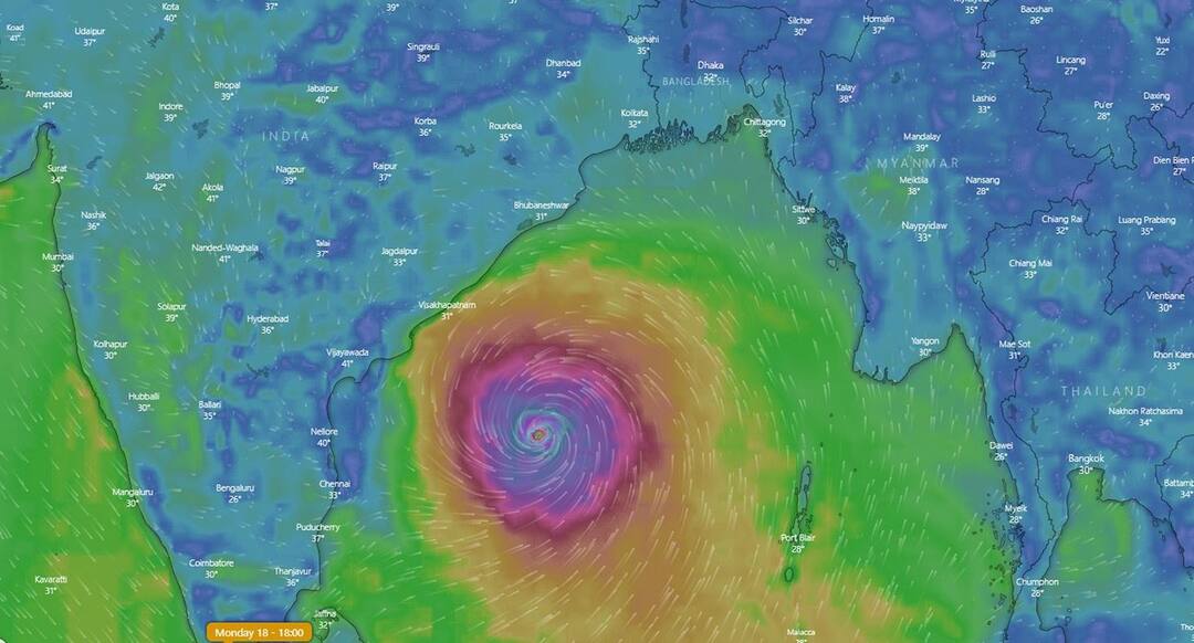 amphan cyclone coming at a speed of 200 kilometers per hour, navy on alert 200 ਕਿਲੋਮੀਟਰ ਪ੍ਰਤੀ ਘੰਟਾ ਦੀ ਰਫਤਾਰ ਨਾਲ ਆ ਰਿਹਾ ਐਮਫਾਨ ਤੂਫਾਨ, ਫੌਜ ਨੂੰ ਕੀਤਾ ਚੌਕਸ