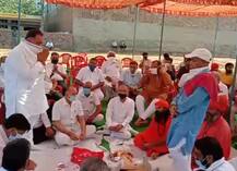 ਗਊ ਭਗਤ ਬਣੇ ਵਿਧਾਇਕ ਤੇ ਜ਼ਿਲ੍ਹਾ ਅਧਿਕਾਰੀਆਂ ਨੇ ਉਡਾਈਆਂ ਲੌਕਡਾਊਨ ਦੀਆਂ ਧੱਜੀਆਂ