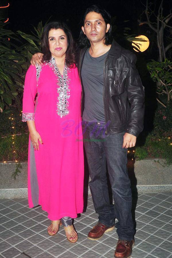 11 ਫਰਵਰੀ, 2008 ਨੂੰ ਫਰਾਹ ਨੇ ਵਿਆਹ ਦੇ ਤਕਰੀਬਨ ਤਿੰਨ ਸਾਲਾਂ ਬਾਅਦ ਟ੍ਰਿਪਲੇਟਸ ਨੂੰ ਜਨਮ ਦਿੱਤਾ ਜਿਨ੍ਹਾਂ ਦੇ ਨਾਮ ਅਨਿਆ, ਦਿਵਾ ਤੇ ਜਾਰ ਹਨ।