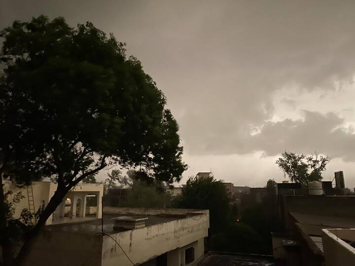  ਪੰਜਾਬ ਦੇ ਕਈ ਜ਼ਿਲ੍ਹਿਆਂ ‘ਚ ਤਾਪਮਾਨ 45 ਡਿਗਰੀ ਤੱਕ ਪਹੁੰਚ ਚੁੱਕਾ ਸੀ।