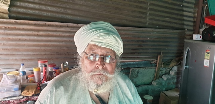 Baba Karnail Singh, 81 yr Old Man Serves free food to migrants and others ਲੌਕਡਾਊਨ: ਜੋ ਸਰਕਾਰ ਨਾ ਕਰ ਸਕੀ, 81 ਸਾਲਾ ਬਾਬਾ ਕਰਨੈਲ ਸਿੰਘ ਨੇ ਕਰ ਵਿਖਾਇਆ, ਲੱਖਾਂ ਲੋਕਾਂ ਦਾ ਬਣਿਆ ਮਸੀਹਾ