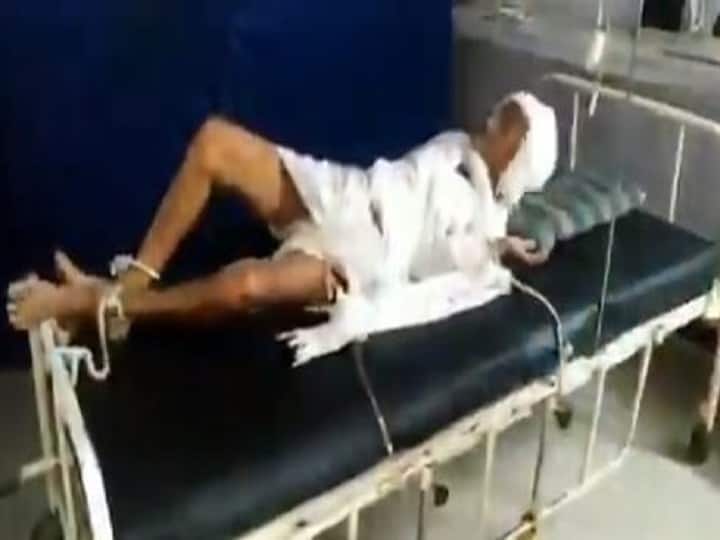 MP hospital tied a man with bed ਦੇਸ਼ ਦੀ ਸਭ ਤੋਂ ਸ਼ਰਮਨਾਕ ਤਸਵੀਰ! ਹਸਪਤਾਲ ਦਾ ਬਿੱਲ ਨਾ ਭਰ ਸਕਣ 'ਤੇ ਬਜ਼ੁਰਗ ਨੂੰ ਬੈੱਡ ਨਾਲ ਬੰਨ੍ਹਿਆ