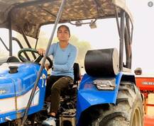 21 ਸਾਲਾ ਕੁੜੀ ਨੇ ਕੈਨੇਡਾ ਦੀ ਆਫ਼ਰ ਲੈਟਰ ਠੁਕਰਾ ਕੇ ਪਾਇਆ ਟਰੈਕਟਰ ਦਾ ਗੇਅਰ