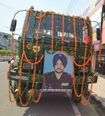 ਚੀਨ ਦੀ ਸਰਹੱਦ 'ਤੇ ਸ਼ਹੀਦ ਹੋਏ ਨਾਇਬ ਸੂਬੇਦਾਰ ਮਨਦੀਪ ਸਿੰਘ ਪੰਜ ਤਤਾਂ ‘ਚ ਹੋਏ ਵਲੀਨ