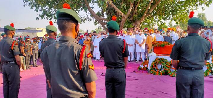 ਕੁਝ ਦਿਨ ਪਹਿਲਾਂ ਡਿਊਟੀ 'ਤੇ ਪਰਤੇ ਮਨਦੀਪ ਸਿੰਘ ਦੀ ਸ਼ਹਾਦਤ ਤੋਂ ਪਹਿਲਾਂ ਮਨਦੀਪ ਜਿਸ ਬਹਾਦੁਰੀ ਨਾਲ ਦੁਸ਼ਮਣ ਦੀ ਸੈਨਾ ਨਾਲ ਲੜਿਆ ਉਸ ਦੀ ਟੀਮ ਦੇ ਇੱਕ ਨੌਜਵਾਨ ਨੇ ਦੱਸਿਆ। ਇਹ ਸੈਨਿਕ ਆਪ੍ਰੇਸ਼ਨ ਦੌਰਾਨ ਬੁਰੀ ਤਰ੍ਹਾਂ ਜ਼ਖਮੀ ਹੋ ਗਿਆ ਸੀ ਅਤੇ ਇਸ ਵੇਲੇ ਹਸਪਤਾਲ ਦਾਖਲ ਹੈ।