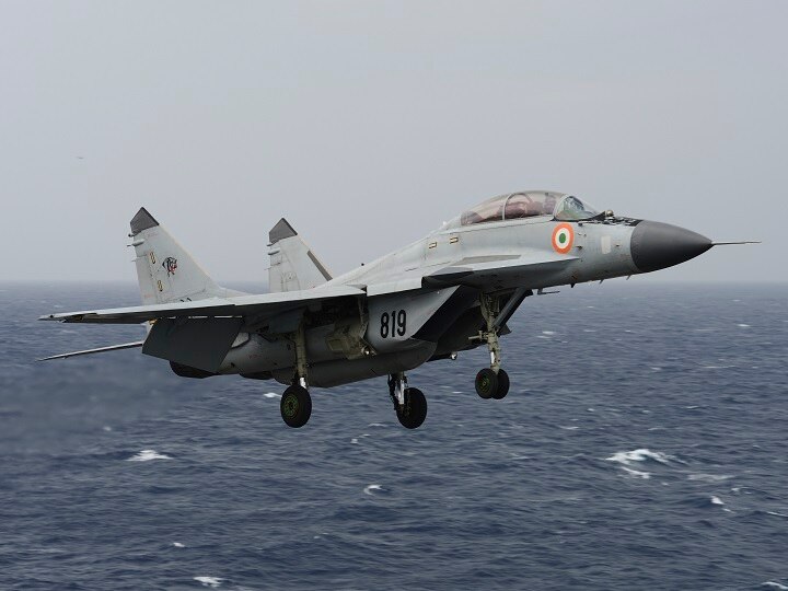 India to buy 33 MiG-29 & 12 Sukhoi fighter jets from Russia ਚੀਨ ਨਾਲ ਤਨਾਅ ਵਿਚਾਲੇ ਵੱਡੀ ਖਬਰ, ਭਾਰਤੀ ਹਵਾਈ ਫੌਜ ਨੇ ਭੇਜਿਆ 33 ਲੜਾਕੂ ਜਹਾਜ਼ ਖਰੀਦਣ ਦਾ ਪ੍ਰਸਤਾਵ