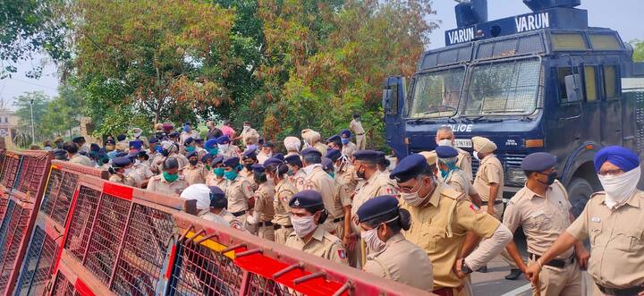 ਪੁਲਿਸ ਨੇ ਜਦੋਂ ਉਨ੍ਹਾਂ ਨੂੰ ਰੋਕਿਆ ਤਾਂ ਬੈਂਸ ਭਰਾ ਸਾਈਕਲ 'ਤੇ ਸਵਾਰ ਹੋ ਕੈਪਟਨ ਨੂੰ ਮਿਲਣ ਪਹੁੰਚੇ।