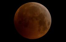 ਕੁਝ ਹੀ ਸਮੇਂ ਬਾਅਦ ਲੱਗੇਗਾ ਚੰਨ ਗ੍ਰਹਿਣ, ਵਰਤੋਂ ਇਹ ਸਾਵਧਾਨੀਆਂ