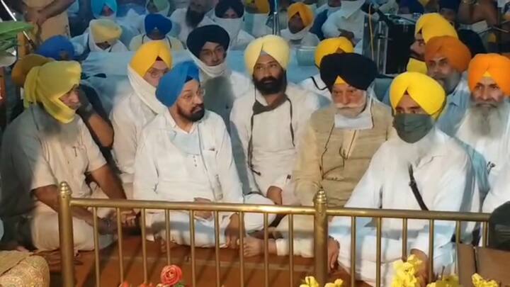 ਪਹਿਲਾਂ ਸੁਖਬੀਰ ਬਾਦਲ ਸਮੇਤ ਸਮੁੱਚੀ ਸ਼੍ਰੋਮਣੀ ਅਕਾਲੀ ਦਲ ਵੱਲੋਂ ਸੂਬੇ ਭਰ 'ਚ ਲਗਾਏ ਧਰਨਿਆਂ 'ਚ ਰੱਜ ਕੇ ਗਾਈਡਲਾਈਨਜ਼ ਦੀਆਂ ਧੱਜੀਆਂ ਉਡਾਈਆਂ ਗਈਆਂ। ਫਿਰ ਇਸ ਹੀ ਸ਼੍ਰੋਮਣੀ ਅਕਾਲੀ ਦਲ 'ਚੋਂ ਨਿਕਲੀ ਸੀਨੀਅਰ ਆਗੂ ਸੁਖਦੇਵ ਢੀਂਡਸਾ ਦੀ ਪਾਰਟੀ ਦੇ ਐਲਾਨ ਮੌਕੇ ਨਿਰਦੇਸ਼ਾਂ ਦਾ ਖੂਬ ਮਜ਼ਾਕ ਉਡਾਇਆ ਗਿਆ।