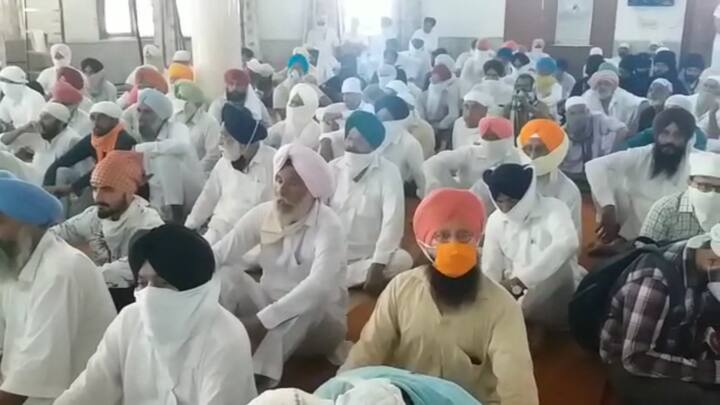 ਸੀਨੀਅਰ ਆਗੂ ਸੁਖਦੇਵ ਸਿੰਘ ਢੀਂਡਸਾ ਵਲੋਂ ਅੱਜ ਆਪਣੀ ਨਵੀਂ ਪਾਰਟੀ ਦਾ ਐਲਾਨ ਕੀਤਾ ਗਿਆ। ਇਸ ਦੌਰਾਨ ਵੱਡੀ ਗਿਣਤੀ 'ਚ ਲੋਕ ਉਥੇ ਨਜ਼ਰ ਆਏ।