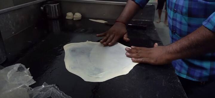 ਟੈਮਪਲ ਸਿਟੀ ਜੋ ਮਧੁਰਾਈ 'ਚ ਇੱਕ ਕਾਫੀ ਵੱਡੀ ਰੈਸਟੋਰੈਂਟ ਚੇਨ ਹੈ, ਦੇ ਮਾਲਕ ਨੇ ਇਹ ਪਰੌਂਠਾ ਬਣਾਇਆ ਹੈ।