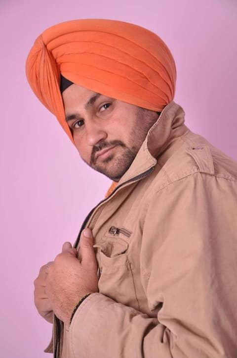 ਬਰਨਾਲਾ ਦੇ ਨੌਜਵਾਨ ਨੇ ਤਨਖਾਹ ਨਾ ਮਿਲਣ 'ਤੇ ਚੁੱਕਿਆ ਖੌਫਨਾਕ ਕਦਮ ਬਰਨਾਲਾ ਦੇ ਨੌਜਵਾਨ ਨੇ ਤਨਖਾਹ ਨਾ ਮਿਲਣ 'ਤੇ ਚੁੱਕਿਆ ਖੌਫਨਾਕ ਕਦਮ