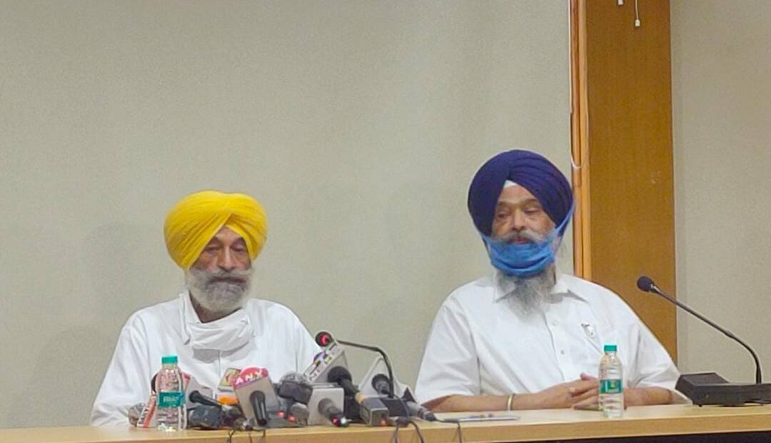 Shromani-Akali-Dal-Accused-Congress-for-making-Deal-with-Dera ਅਕਾਲੀ ਦਲ ਨੇ ਕਾਂਗਰਸ ਤੇ ਲਾਏ ਗੰਭੀਰ ਇਲਜ਼ਾਮ, ਕਿਹਾ ਵਿਧਾਨ ਸਭਾ ਚੋਣਾਂ 'ਚ ਵੋਟਾਂ ਬਦਲੇ ਡੇਰੇ ਨਾਲ ਕੀਤਾ ਸਮਝੌਤਾ