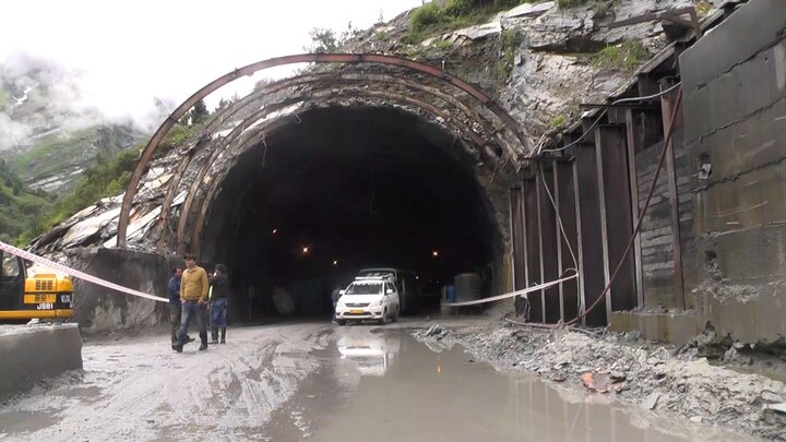 Atal-Tunnel-to-be-inaugurated-in-September ਸਤੰਬਰ 'ਚ ਹੋਵੇਗਾ 8.8 ਕਿਲੋਮੀਟਰ ਲੰਬੀ ਅਟਲ ਟਨਲ ਦਾ ਉਦਘਾਟਨ, ਫੌਜ ਨੂੰ ਮਿਲੇਗੀ ਵੱਡੀ ਮਦਦ