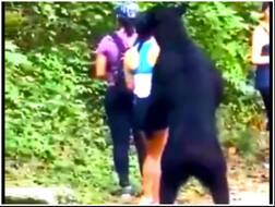 ਭਾਲੂ ਨੇ ਸੈਲਫੀ ਲੈ ਰਹੀ ਕੁੜੀ ਨਾਲ ਕੀਤਾ ਕੁਝ ਅਜਿਹਾ, ਜਿਸ ਨਾਲ ਮੱਚ ਗਈ ਸਨਸਨੀ, ਦੇਖੋ ਹੈਰਾਨ ਕਰਨ ਵਾਲਾ ਵੀਡੀਓ