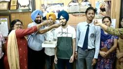 ਬਾਰ੍ਹਵੀਂ ਦੇ ਨਤੀਜਿਆਂ 'ਚ ਛਾਏ ਲੁਧਿਆਣਾ ਦੇ ਮੁੰਡੇ, ਨੇ 450 'ਚੋਂ 449 ਅੰਕ ਹਾਸਲ