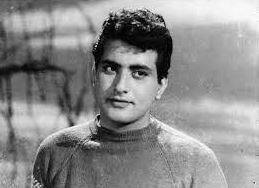 ਉਨ੍ਹਾਂ ਆਪਣੇ ਫਿਲਮੀ ਕਰੀਅਰ ਦੀ ਸ਼ੁਰੂਆਤ 1957 ਵਿੱਚ ਫਿਲਮ ਫੈਸ਼ਨ ਨਾਲ ਕੀਤੀ ਸੀ। ਇਸ ਫਿਲਮ ਵਿੱਚ ਉਸਨੇ ਬਹੁਤ ਛੋਟਾ ਕਿਰਦਾਰ ਨਿਭਾਇਆ ਸੀ।