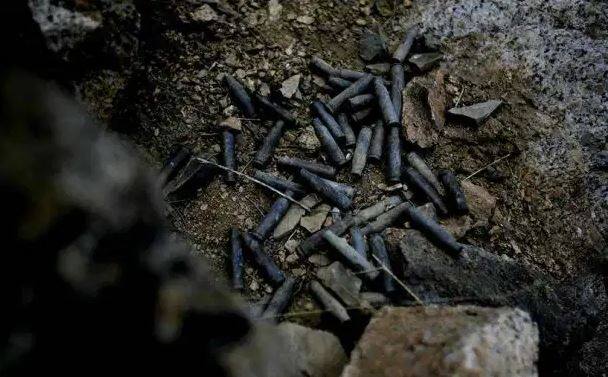  ਕਾਰਗਿਲ ਯੁੱਧ ਦੌਰਾਨ ਪੁਆਇੰਟ 4812' ਤੇ ਖਾਲੀ ਬੁਲੇਟ ਸ਼ੈੱਲਸ ਦੀ ਤਸਵੀਰ।