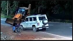 Bolero ਨੇ JCB ਤੋਂ ਬਚਾਈ ਸ਼ਖ਼ਸ ਦੀ ਜਾਨ, ਮਹਿੰਦਰਾ ਕੰਪਨੀ ਨੇ ਮਾਲਕ ਨੇ ਵੀਡੀਓ ਪਾ ਕੇ ਕਹੀ ਵੱਡੀ ਗੱਲ