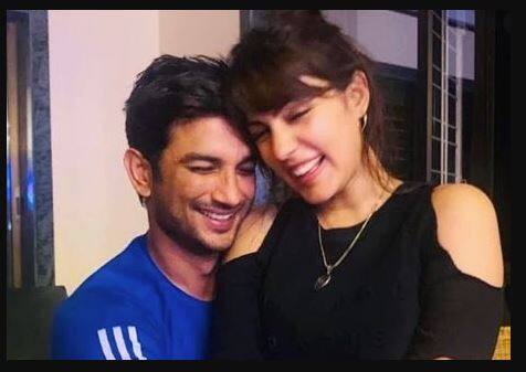 ਪਟਨਾ ਨਿਵਾਸੀ ਤੇ ਬਾਲੀਵੁੱਡ ਅਭਿਨੇਤਾ ਸੁਸ਼ਾਂਤ ਸਿੰਘ ਰਾਜਪੂਤ ਦੀ ਖੁਦਕੁਸ਼ੀ ਦੇ ਮਾਮਲੇ 'ਚ ਨਵਾਂ ਮੋੜ ਆਇਆ ਹੈ। ਸੁਸ਼ਾਂਤ ਦੇ ਪਿਤਾ ਕੇਕੇ ਸਿੰਘ ਨੇ ਪਟਨਾ ਦੇ ਰਾਜੀਵ ਨਗਰ ਥਾਣਾ ਖੇਤਰ ਵਿੱਚ ਕੇਸ ਦਰਜ ਕਰਵਾਇਆ ਹੈ। ਕੇਸ ਵਿੱਚ ਸੁਸ਼ਾਂਤ ਦੀ ਕਥਿਤ ਪ੍ਰੇਮਿਕਾ ਰਿਆ ਚੱਕਰਵਰਤੀ ਤੇ ਉਸ ਦੇ ਪਰਿਵਾਰ ਸਮੇਤ ਛੇ ਲੋਕਾਂ ਨੂੰ ਮੁਲਜ਼ਮ ਵਜੋਂ ਨਾਮਜ਼ਦ ਕੀਤਾ ਹੈ।