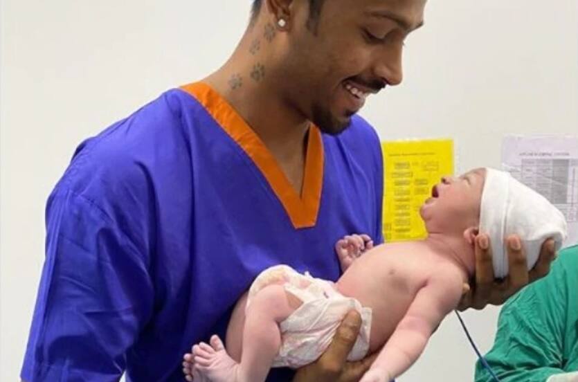 ਹਾਰਦਿਕ ਪਾਂਡਿਆ ਨੇ ਸ਼ੇਅਰ ਕੀਤੀ ਨੰਨੇ ਮਹਿਮਾਨ ਦੀ ਪੂਰੀ ਤਸਵੀਰ Hardik Pandya shared picture of his son on Instagram ਹਾਰਦਿਕ ਪਾਂਡਿਆ ਨੇ ਸ਼ੇਅਰ ਕੀਤੀ ਨੰਨੇ ਮਹਿਮਾਨ ਦੀ ਪੂਰੀ ਤਸਵੀਰ