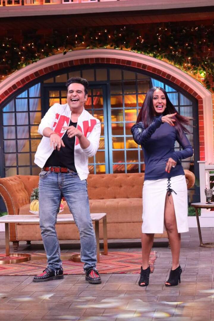 ਕਪਿਲ ਸ਼ਰਮਾ ਸ਼ੋਅ ਵਿੱਚ ਇਸ ਵਾਰ ਕ੍ਰਿਸ਼ਨ ਅਭਿਸ਼ੇਕ ਦੀ ਪਤਨੀ ਕਸ਼ਮੀਰਾ ਸ਼ਾਹ, ਅਰਚਨਾ ਪੂਰਨ ਸਿੰਘ ਦੇ ਪਤੀ ਪਰਮੀਤ ਸੇਠੀ ਤੇ ਕਿਕੂ ਸ਼ਾਰਦਾ ਦੀ ਪਤਨੀ ਪ੍ਰਿਅੰਕਾ ਸ਼ਾਰਦਾ ਨਜ਼ਰ ਆਉਣ ਵਾਲੀ ਹੈ। ਆਉਣ ਵਾਲੇ ਐਪੀਸੋਡ ਦੀ ਸ਼ੂਟਿੰਗ ਨਾਲ ਜੁੜੀਆਂ ਕੁਝ ਤਸਵੀਰਾਂ ਵੀ ਸੋਸ਼ਲ ਮੀਡੀਆ 'ਤੇ ਕਾਫੀ ਵਾਇਰਲ ਹੋ ਰਹੀਆਂ ਹਨ।