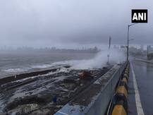 ਮੁੰਬਈ 'ਚ ਭਾਰੀ ਮੀਂਹ ਨਾਲ ਜਲਥਲ, ਸੁਮੰਦਰ 'ਚ ਵੀ ਉੱਠ ਰਹੀਆਂ ਉੱਚੀਆਂ ਲਹਿਰਾਂ, ਵੇਖੋ ਤਸਵੀਰਾਂ