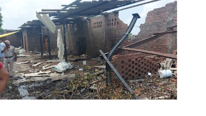 Amritsar chatiwind fireworks factory blast Investigation  ਅੰਮ੍ਰਿਤਸਰ 'ਚ ਪਟਾਕਾ ਫੈਕਟਰੀ 'ਚ ਬਲਾਸਟ, ਪਿੰਡ ਵਾਸੀਆਂ ਰੱਖੀ ਵੱਡੀ ਮੰਗ