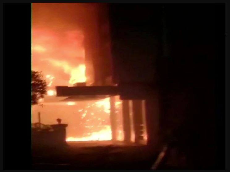 Fire breaks out in hotel used to treat Corona patientsin vijaywada ,at least seven people died ਕੋਰੋਨਾ ਦੇ ਇਲਾਜ ਲਈ ਵਰਤੇ ਜਾ ਰਹੇ ਹੋਟਲ 'ਚ ਲੱਗੀ ਭਿਆਨਕ ਅੱਗ, 7 ਲੋਕਾਂ ਦੀ ਮੌਤ 