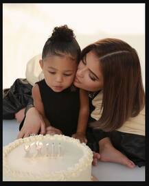 ਸਿਰਫ 21 ਸਾਲ ਦੀ ਉਮਰ 'ਚ ਅਰਬਪਤੀ ਬਣ ਗਈ ਸੀ ਇਹ ਮਾਡਲ, ਇੱਕ ਦਿਨ 'ਚ ਲੈਂਦੀ 500 ਸੈਲਫੀਆਂ