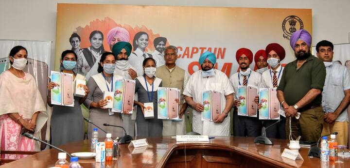 ਪਹਿਲੇ ਫੇਜ਼ 'ਚ 12ਵੀਂ ਕਲਾਸ ਦੇ 174015 ਵਿਦਿਆਰਥੀਆਂ ਨੂੰ ਇਸ ਸਕੀਮ ਦਾ ਲਾਭ ਮਿਲੇਗਾ।ਇਸ 'ਚ 87395 ਲੜਕੇ ਅਤੇ 86620 ਲੜਕੀਆਂ ਸ਼ਾਮਲ ਹਨ।ਇਸ ਸਕੀਮ ਰਾਹੀਂ 36555 ਓਬੀਸੀ, 94832 ਐਸਸੀ ਅਤੇ 13 ਐਸਟੀ ਵਿਦਿਆਰਥੀਆਂ ਨੂੰ ਲਾਭ ਦਿੱਤਾ ਜਾਵੇਗਾ।