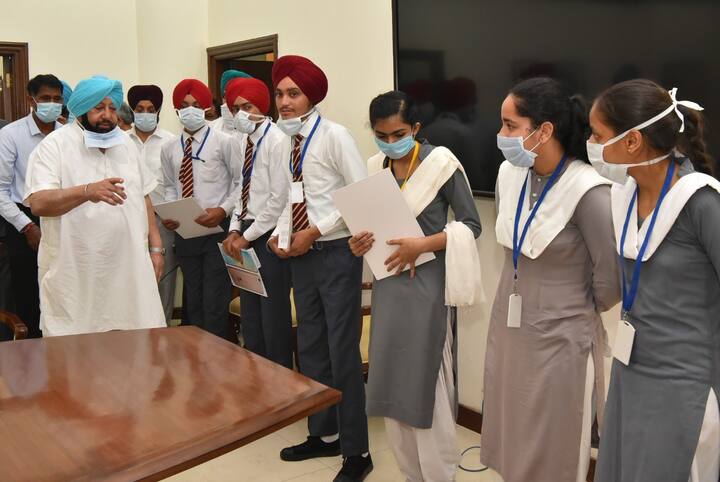 ਚੋਣਾਂ ਦੌਰਾਨ ਵੱਡੀ ਗਿਣਤੀ 'ਚ ਨੌਜਵਾਨਾਂ ਨੇ ਸਮਾਰਟਫੋਨਸ ਲਈ ਰਜਿਸਟ੍ਰੇਸ਼ਨ ਕਰਵਾਈ ਸੀ।