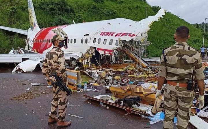 Officials involved in Kerala Air India Express plane crash rescue ops test positive for COVID-19 Kerala Plane Crash: ਰਾਹਤ ਅਤੇ ਬਚਾਅ ਕਾਰਜ ਵਿਚ ਲੱਗੇ 22 ਅਧਿਕਾਰੀ ਕੋਰੋਨਾ ਪੌਜ਼ੇਟਿਵ