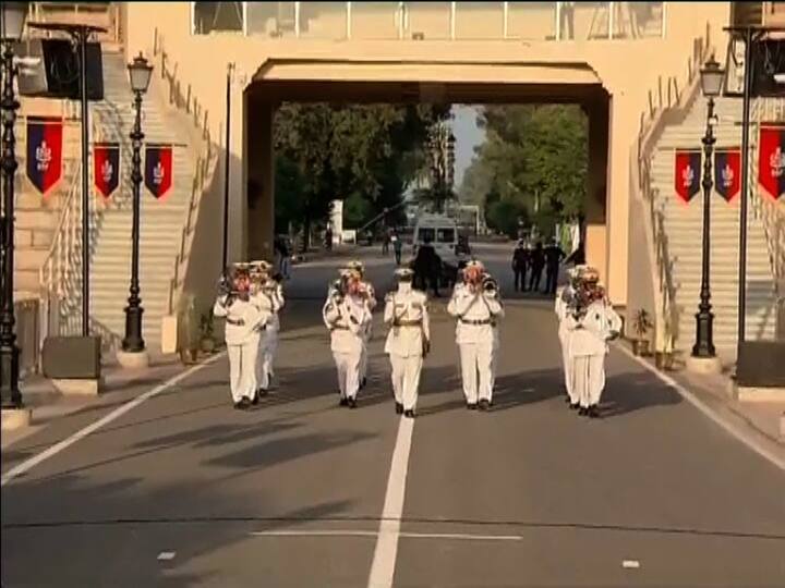 ਅੱਜ ਦੇਸ਼ 74ਵਾਂ ਆਜ਼ਾਦੀ ਦਿਵਸ ਮਨ੍ਹਾਂ ਰਿਹਾ ਹੈ।ਇਸ ਮੌਕੇ ਵਾਹਗਾ-ਅਟਾਰੀ ਸਰਹੱਦ ਤੇ ਵੀ ਦੇਸ਼ ਪ੍ਰੇਮ ਦਾ ਰੰਗ  ਅਤੇ ਆਜ਼ਾਦੀ ਦਾ ਜਸ਼ਨ ਵੇਖਣ ਨੂੰ ਮਿਲਿਆ।