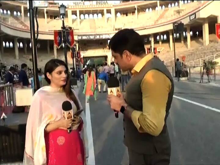  ਮੰਨਤ ਨੂੰਰ ਨੇ ਏਬੀਪੀ ਨਿਊਜ਼ ਤੇ ਆਪਣੀ ਸੁਰੀਲੀ ਆਵਾਜ਼ 'ਚ ਗਾਏ ਕਈ ਦੇਸ਼ ਭਗਤੀ ਦੇ ਗੀਤ।