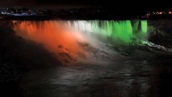 Canada's Niagara Falls was also painted in the colors of India's Independence Day ਕੈਨੇਡਾ ਦਾ ਨਿਆਗਰਾ ਫਾਲਸ ਵੀ ਭਾਰਤ ਦੇ ਆਜ਼ਾਦੀ ਦਿਹਾੜੇ ਦੇ ਰੰਗ 'ਚ ਰੰਗਿਆ