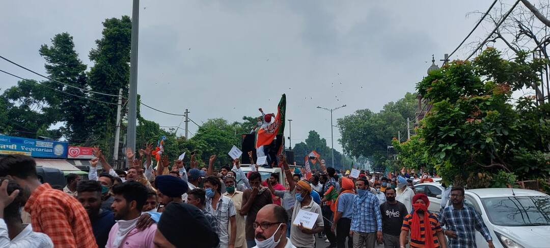 BJP protest against Captain government Punjab Spurious liquor ਬੀਜੇਪੀ ਹੋਈ ਕੈਪਟਨ ਦੁਆਲੇ, ਜ਼ਹਿਰੀਲੀ ਸ਼ਰਾਬ ਦੇ ਮੁੱਦੇ 'ਤੇ ਧਰਨੇ