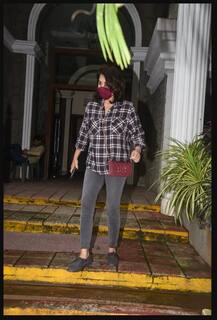 ਕਲੀਨਿਕ ਦੇ ਬਾਹਰ ਨੀਤੂ ਕਪੂਰ ਦੀਆਂ ਤਸਵੀਰਾਂ ਆਈਆਂ ਸਾਹਮਣੇ, ਆਖਰ ਕਿਉਂ ਗਈ ਸੀ ਨੀਤੂ?