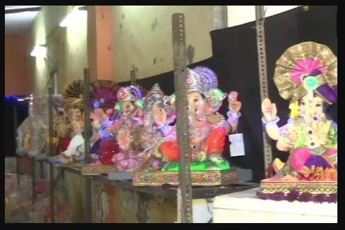 ਉਨ੍ਹਾਂ ਕਿਹਾ ਕਿ ਉਹ ਮੂਰਤੀਆਂ ਬਣਾਉਣ ਜੋ ਕੁਝ ਵੀ ਸਾਮਾਨ ਲੈ ਕੇ ਆਏ ਹਨ, ਉਹ ਵੀ ਉਧਾਰ ਚੁੱਕਿਆ ਹੈ।