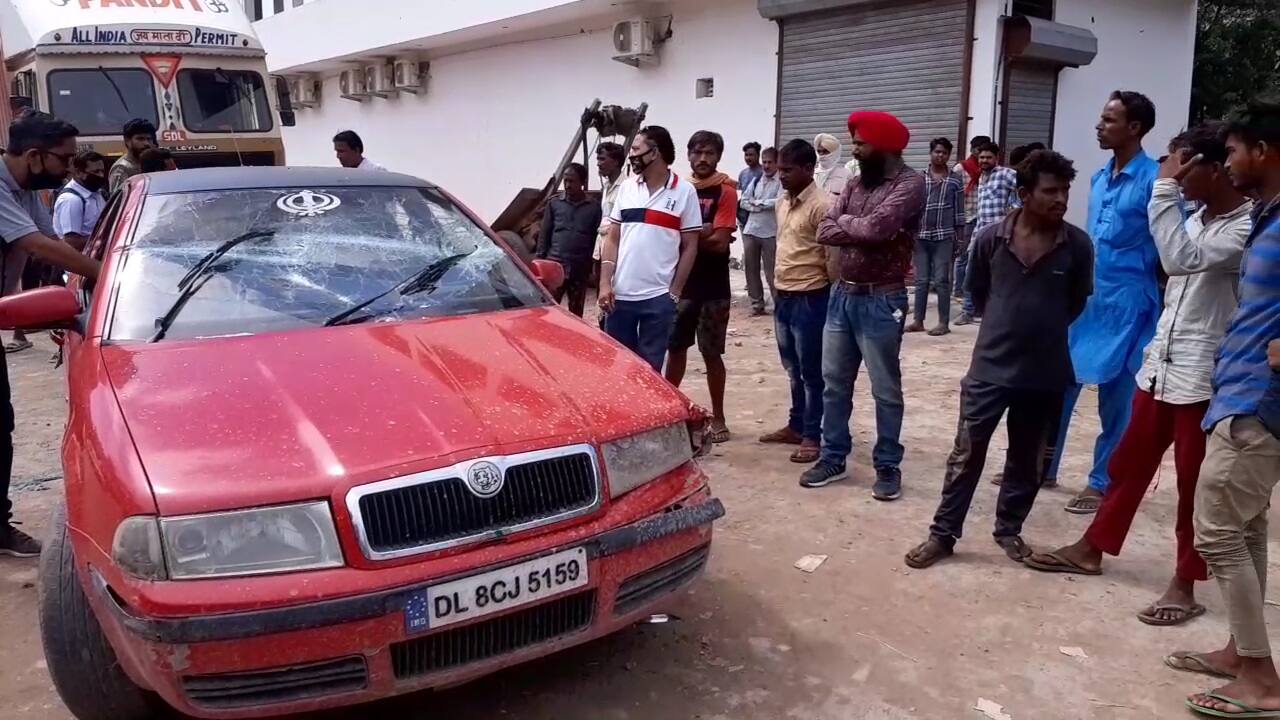ਬਠਿੰਡਾ 'ਚ ਅਣਪਛਾਤਿਆਂ ਵੱਲੋਂ ਕਾਰ 'ਤੇ ਹਮਲਾ, ਗੱਡੀ ਰੋਕ ਕੱਢੇ ਫਾਇਰ, ਇੱਕ ਜ਼ਖਮੀ