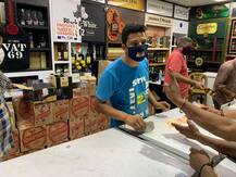 Day:2 ਕੈਪਟਨ ਦਾ ਕਰਫਿਉ FAIL, ਮੁਹਾਲੀ 'ਚ ਕਰਫਿਊ ਦੌਰਾਨ ਸਰੇਆਮ ਖੁੱਲ੍ਹੇ ਸ਼ਰਾਬ ਠੇਕੇ