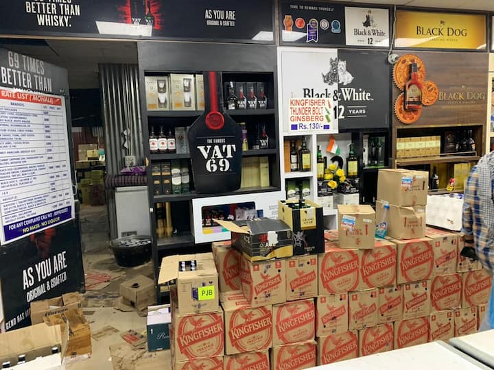 ਕੈਪਟਨ ਸਰਕਾਰ ਨੇ ਕੋਰੋਨਾਵਾਇਰਸ ਦੇ ਵੱਧਦੇ ਪ੍ਰਸਾਰ ਨੂੰ ਵੇਖਦੇ ਹੋਏ ਪੰਜਾਬ 'ਚ ਮੁੜ ਸਖ਼ਤੀ ਦਾ ਐਲਾਨ ਕੀਤਾ ਸੀ।