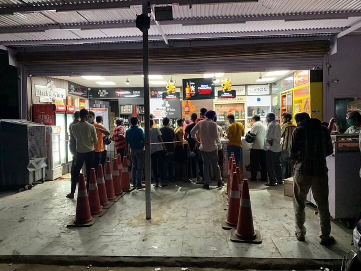  ਇਸ ਤੋਂ ਇਲਾਵਾ ਰੋਜ਼ਾਨਾ ਨਾਇਟ ਕਰਫਿਊ ਰਾਤ 7 ਵਜੇ ਤੋਂ ਸਵੇਰ 5 ਵਜੇ ਤੱਕ ਜਾਰੀ ਰਹੇਗਾ।