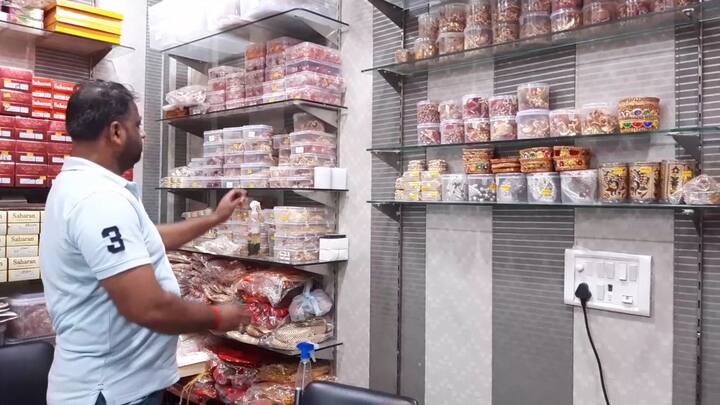 ਬਠਿੰਡਾ ਵਿੱਚ ਹਰ ਵਰਗ ਪੰਜਾਬ ਸਰਕਾਰ ਦੇ ਵੀਕੈਂਡ ਲੌਕਡਾਊਨ ਤੋਂ ਪ੍ਰੇਸ਼ਾਨ ਹੈ। ਕਾਰੋਬਾਰੀਆਂ ਦਾ ਕਹਿਣਾ ਹੈ ਕਿ ਉਨ੍ਹਾਂ ਨੂੰ ਨਹੀਂ ਲੱਗਦਾ ਕਿ ਕੋਰੋਨਾ ਕਰਕੇ ਉਨ੍ਹਾਂ ਨੂੰ ਇੰਨੀ ਪ੍ਰੇਸ਼ਾਨੀ ਹੋਵੇਗੀ ਜਿੰਨੀ ਉਨ੍ਹਾਂ ਦੇ ਕਾਰੋਬਾਰ ਕਰਕੇ ਹੋ ਰਹੀ ਹੈ।