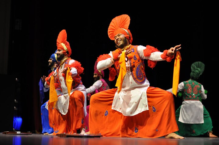 Punjab de ang sang folk dance Punjab Bhangra ਪੰਜਾਬ ਦੇ ਅੰਗ-ਸੰਗ: 'ਭੰਗੜਾ ਪਾਉਂਦਿਆਂ ਦੀ ਸਿਫ਼ਤ ਕਰੀ ਨਾ ਜਾਵੇ....'