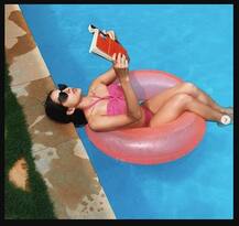 ਕਿਤਾਬ ਲੈ ਕੇ ਬੇਹੱਦ ਹੌਟ ਅੰਦਾਜ਼ 'ਚ ਸਵਿਮਿੰਗ ਪੂਲ 'ਚ ਉਤਰੀ ਸਾਰਾ ਅਲੀ ਖਾਨ, ਸਾਹਮਣੇ ਆਈਆਂ ਬੋਲਡ ਤਸਵੀਰਾਂ 