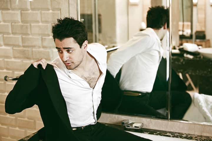 Imran Khan - ਆਮਿਰ ਖ਼ਾਨ ਦੇ ਭਤੀਜੇ ਅਤੇ ਬਾਲੀਵੁੱਡ ਅਦਾਕਾਰ ਇਮਰਾਨ ਖ਼ਾਨ ਦਾ ਜਨਮ ਵਿਸਕਾਨਸਿਨ, ਅਮਰੀਕਾ ਵਿੱਚ ਹੋਇਆ।