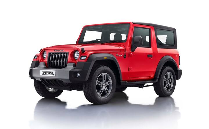 2020 Mahindra Thar (W501) ਮਹਿੰਦਰਾ ਥਾਰ ਨਵੇਂ ਅਪਡੇਟ ਦੇ ਨਾਲ ਆਈ ਚੁੱਕੀ ਹੈ। ਇਸ ਦਾ ਬਾਹਰੀ ਡਿਜ਼ਾਇਨ ਤਾਂ ਸ਼ਾਨਦਾਰ ਹੈ ਹੀ ਪਰ ਹੁਣ ਇਸ ਦਾ ਅੰਦਰੂਨੀ ਹਿੱਸਾ ਵੀ ਕਾਫੀ ਲਗਜ਼ਰੀ ਹੋਏਗਾ। 2020 ਦੀ ਮਹਿੰਦਰਾ ਥਾਰ ਪਹਿਲਾਂ ਨਾਲੋਂ ਕਿਤੇ ਜ਼ਿਆਦਾ ਆਧੁਨਿਕ ਅਤੇ ਹੋਰ ਜਿਆਦਾ ਦਮਦਾਰ ਹੋਵੇਗੀ।ਇਹ ਬਹੁਤ ਸਾਰੀਆਂ ਨਵੀਂਆਂ ਵਿਸ਼ੇਸ਼ਤਾਵਾਂ ਨਾਲ ਆ ਰਹੀ ਹੈ।140 HP 2.0-ਲੀਟਰ ਡੀਜ਼ਲ ਇੰਜਣ ਅਤੇ 163 HP 1.5-ਲਿਟਰ ਪੈਟਰੋਲ ਇੰਜਨ 'ਚ ਇਹ ਉਪਲੱਬਧ ਹੋਏਗੀ।